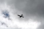 Flygplan Ett flygplan uppe i luften.