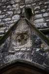 Närbild på en del av St Jude Church i London, England.