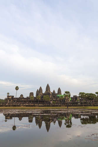 Angkor Wat reflekteras