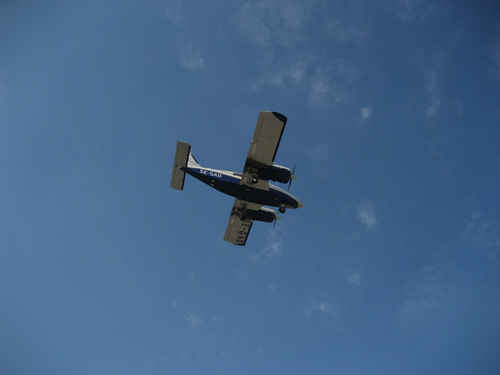 Två motorigt flygplan