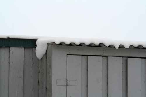 Snö på tak