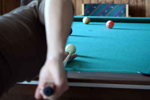 Spela biljard