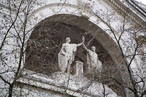 Staty på Bush House