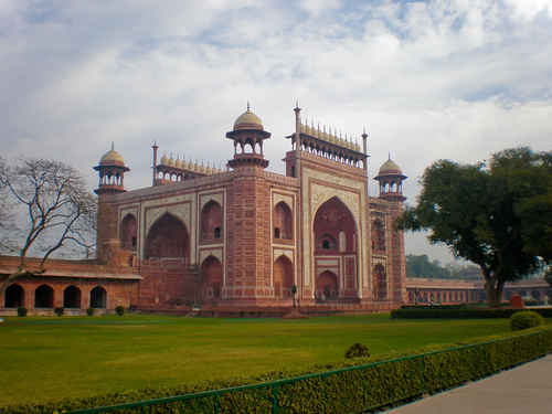 Porten till Taj Mahal