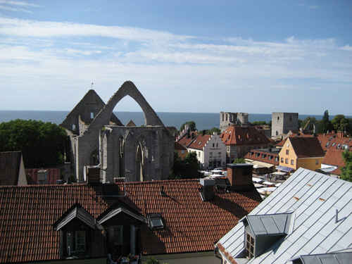 En ruin mitt i en stad