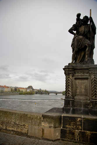 Staty på Karlsbron