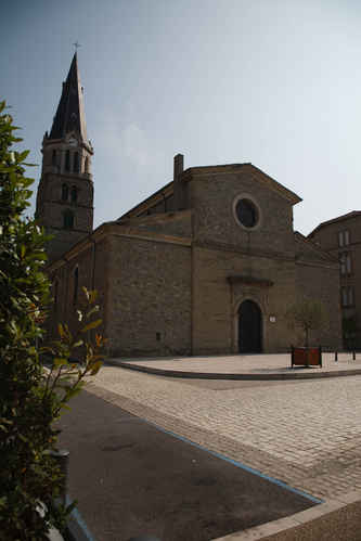 Kyrka