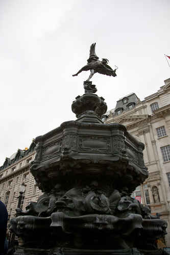 Staty på Eros