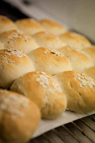 Färskt brytbröd