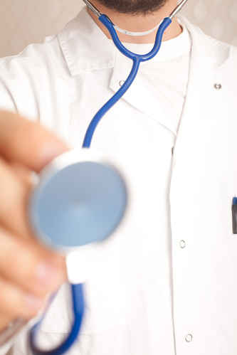 Doktor lyssnar