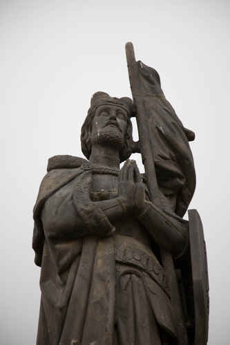 Staty på Karlsbron