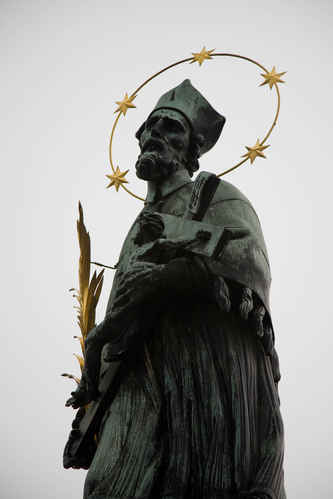Staty på Karlsbron