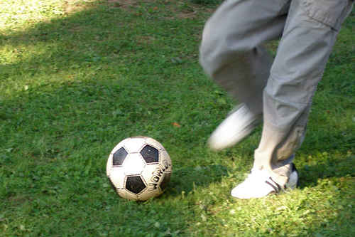 Sparka boll
