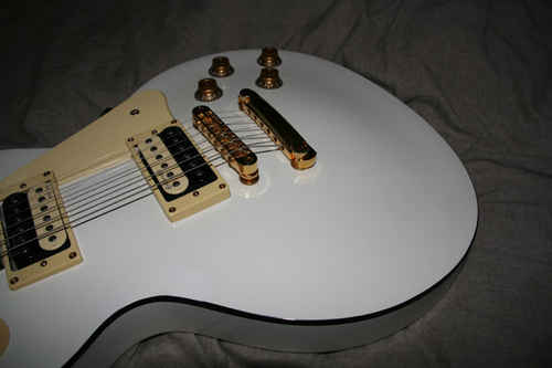 Vit elgitarr
