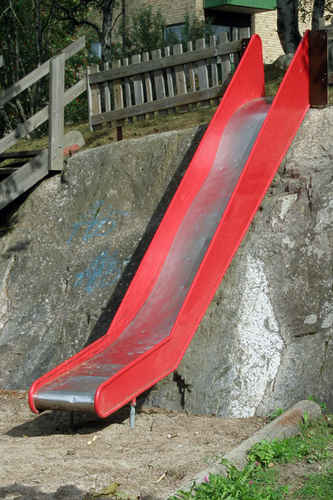 Röd rutschkana